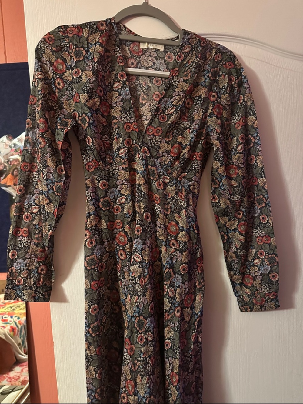 Doen Long Sleeve Floral V-Neck Dress - Green, Rust, Blue